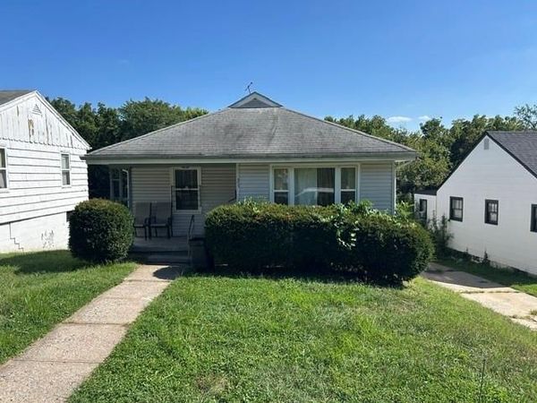 3621 E 46TH Terrace, Kansas City, MO 64130