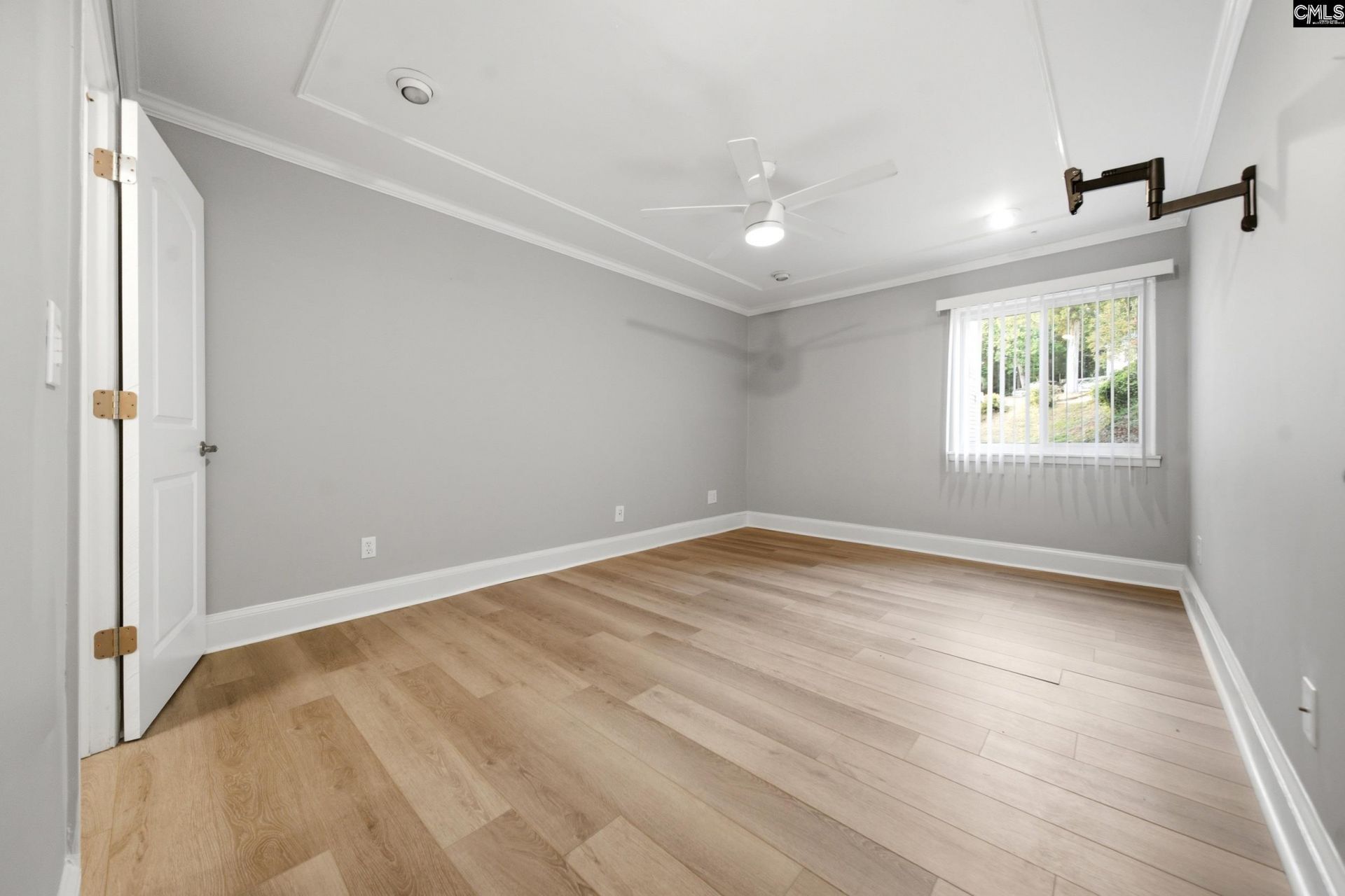 238 Shoreline Drive  Photo 13