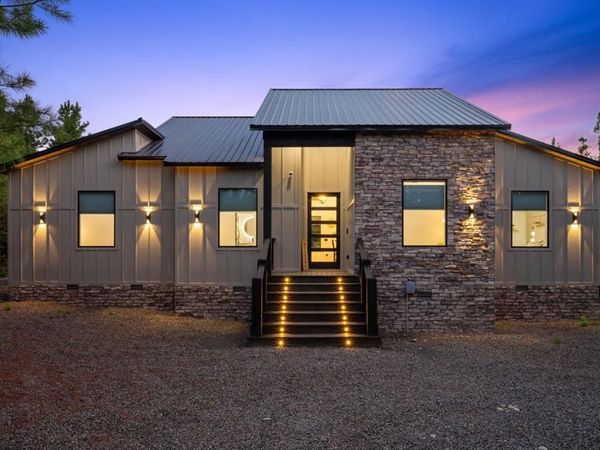 250 Southern Spruce Trail, Broken Bow, OK 74728
