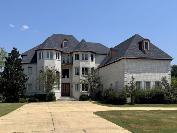 186 Ridgelake Dr., Tupelo, MS 38801