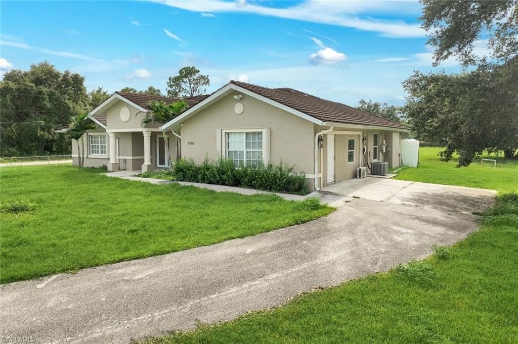 1795 Desoto Blvd S, Naples, FL 34117 Photo