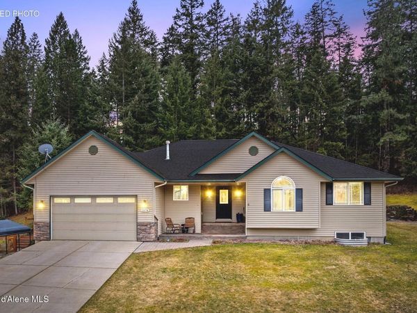 11074 W Riverview Dr , Post Falls, ID 83854