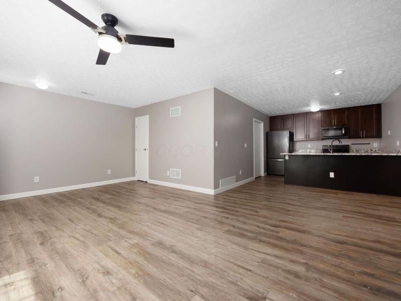 4667 Hobson Drive, Unit 11E, Columbus, OH 43228 Photo 14