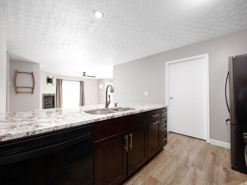 4667 Hobson Drive, Unit 11E, Columbus, OH 43228 Photo 19