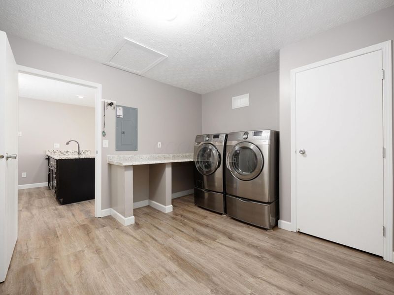 4667 Hobson Drive, Unit 11E, Columbus, OH 43228 Photo 28