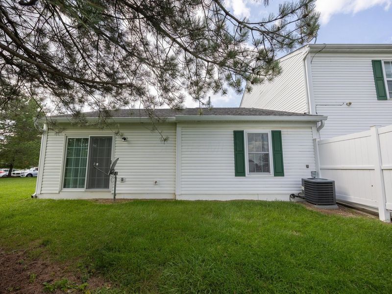 4667 Hobson Drive, Unit 11E, Columbus, OH 43228 Photo 4