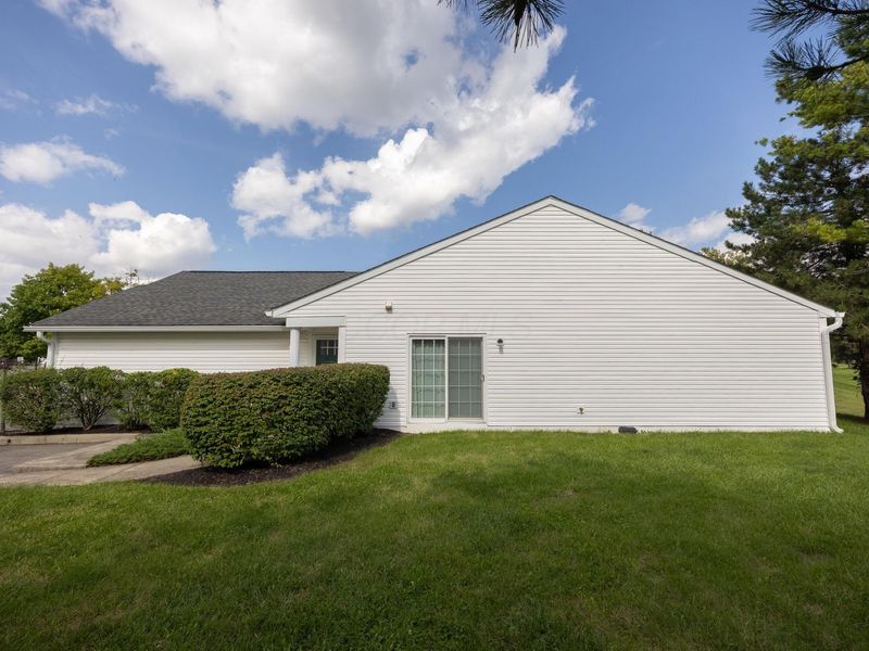 4667 Hobson Drive, Unit 11E, Columbus, OH 43228 Photo 6