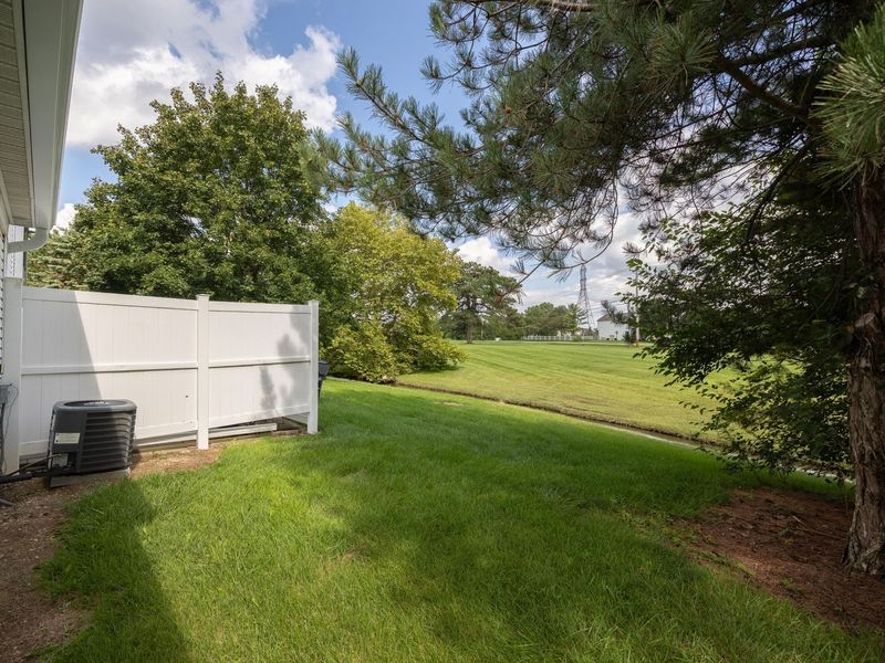 4667 Hobson Drive, Unit 11E, Columbus, OH 43228 Photo 7