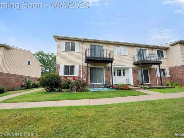 5283 Highland Road, Unit 206, Waterford Township, Mi 48327