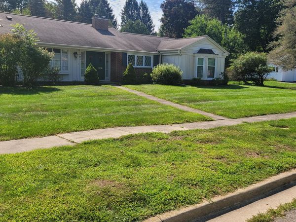 601 SE Manor Drive, Albion, MI 49224