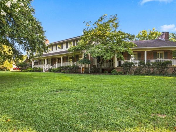 100 Applewood Valley Dr , Hendersonville, TN 37075