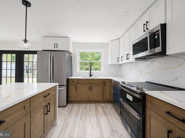 125 W THOMPSON AVENUE, SPRINGFIELD, PA 19064