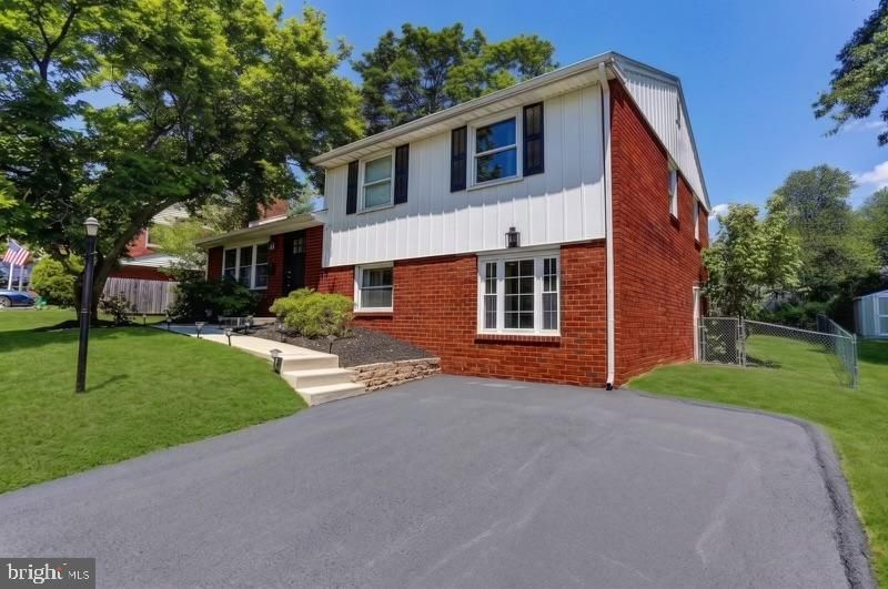 125 W THOMPSON AVENUE, SPRINGFIELD, PA 19064
