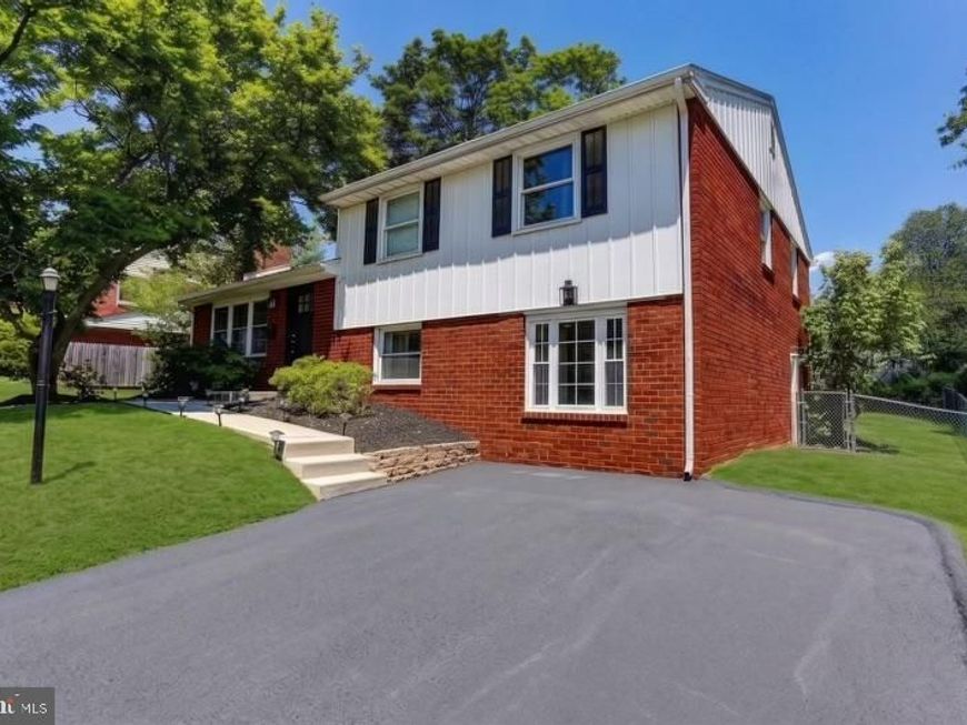 125 W Thompson Avenue, Springfield, PA 19064 Main Photo