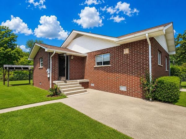 2020 TAMS HWY, SOPHIA, WV 25921