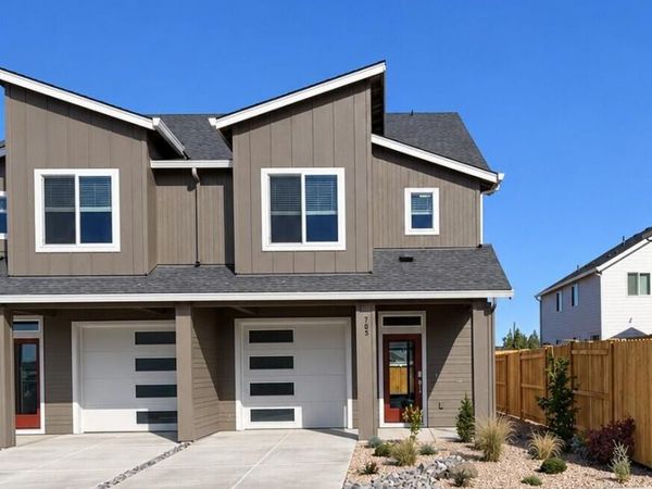 705 NW Walnut Avenue, Redmond, OR 97756