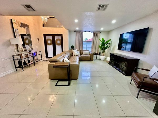 9021 NW 150th Ter, Miami Lakes, FL 33018