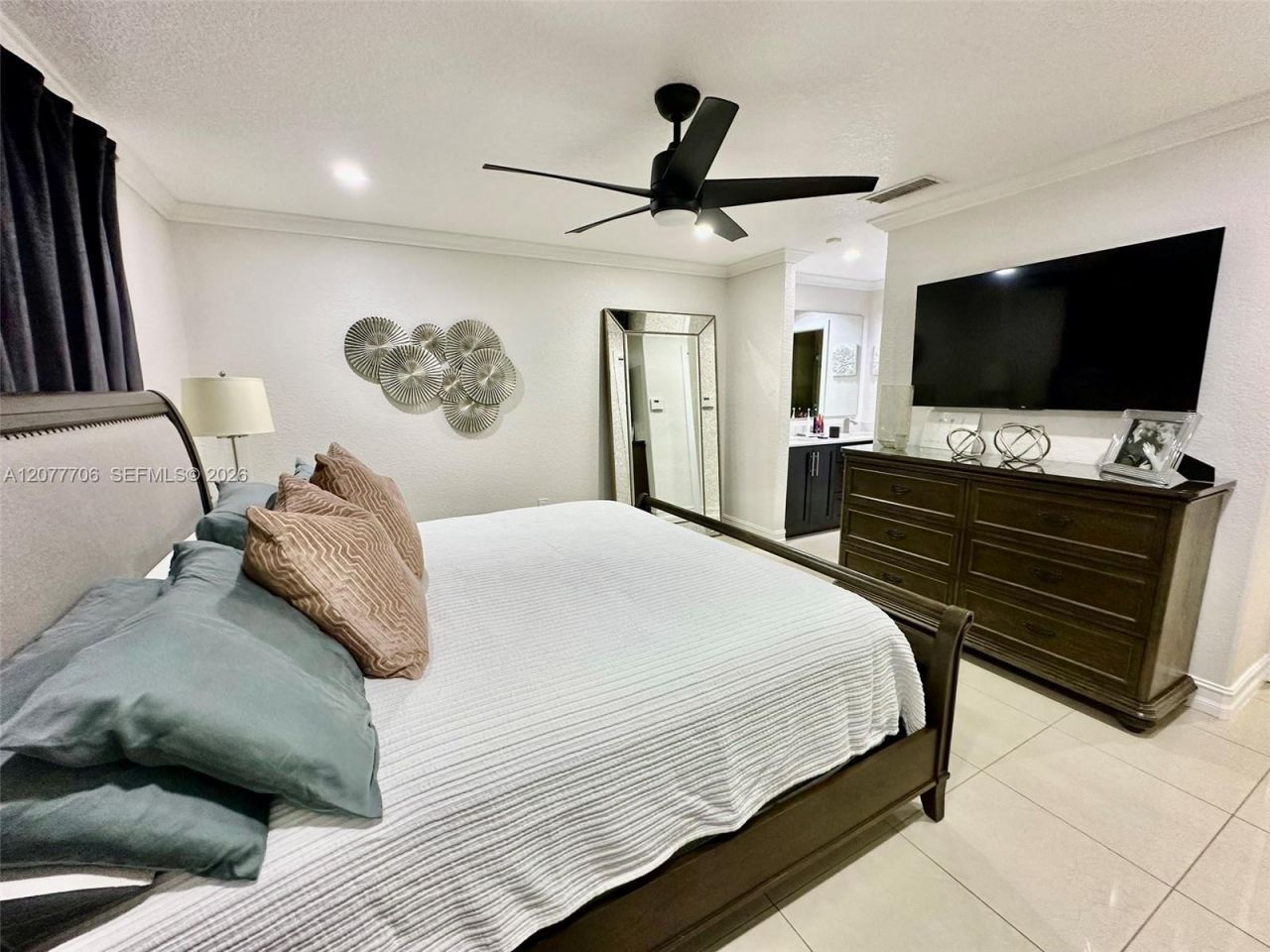 9021 NW 150th Ter, Miami Lakes, FL 33018 Photo