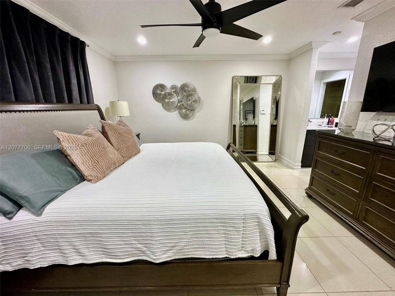 9021 NW 150th Ter, Miami Lakes, FL 33018 Photo