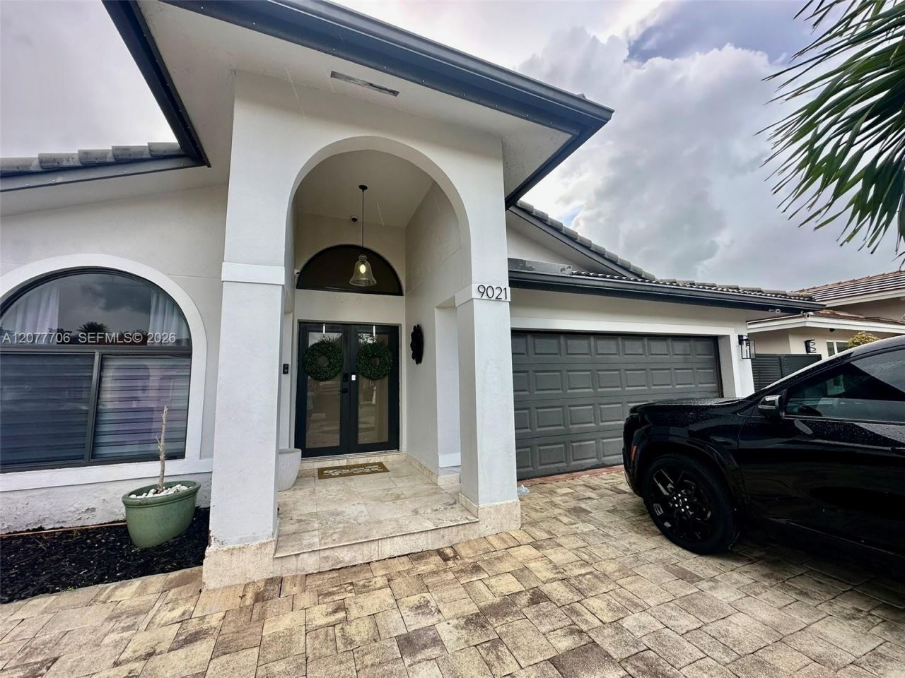 9021 NW 150th Ter, Miami Lakes, FL 33018 Photo