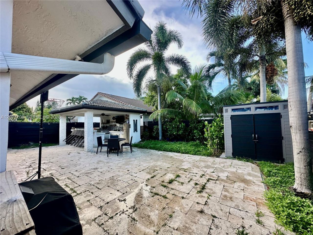 9021 NW 150th Ter, Miami Lakes, FL 33018 Photo
