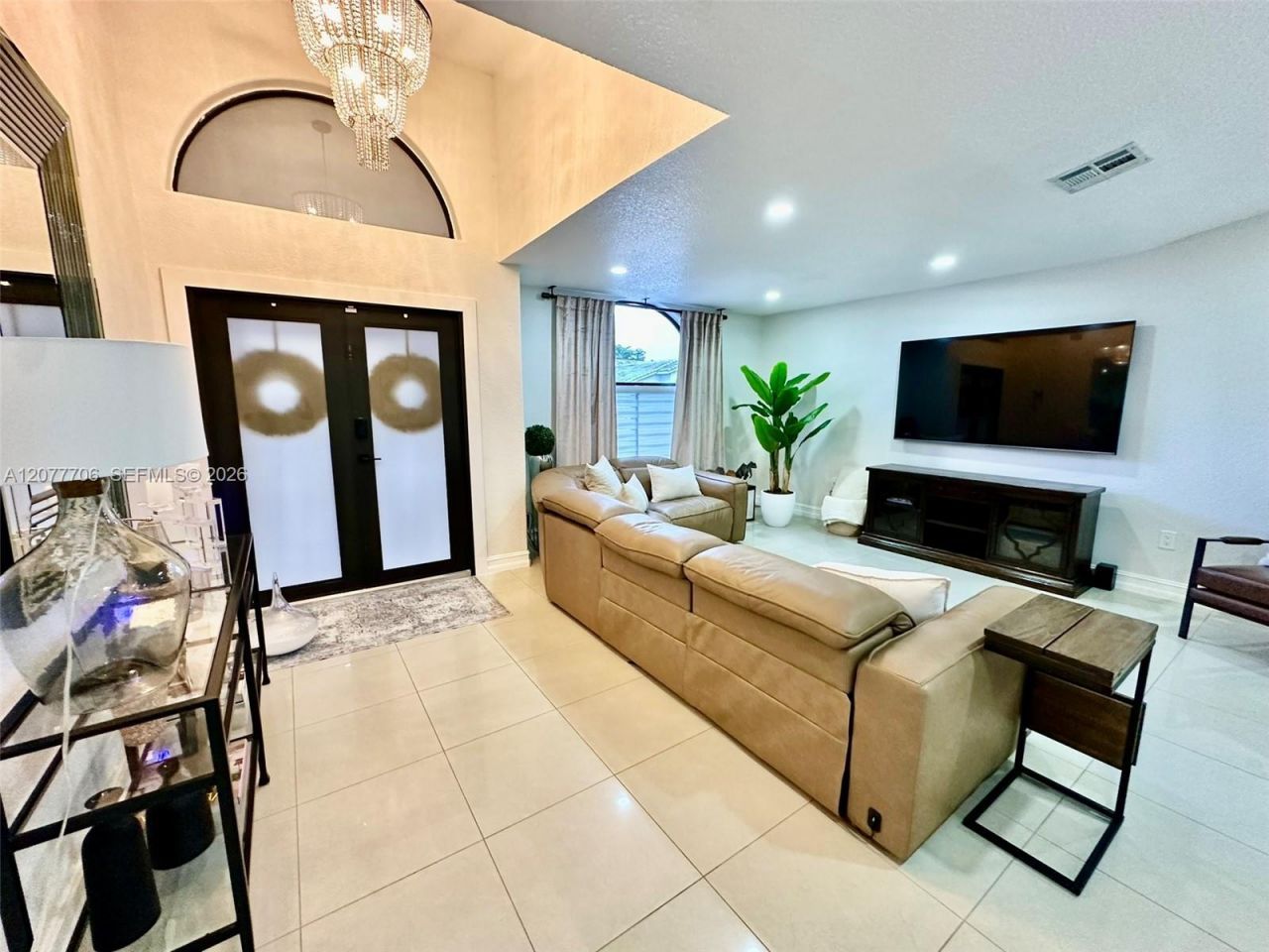 9021 NW 150th Ter, Miami Lakes, FL 33018 Photo