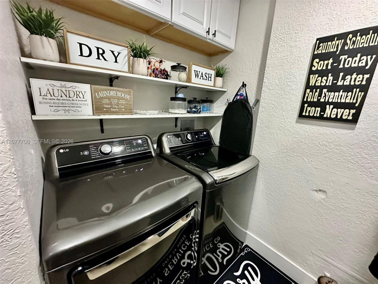 9021 NW 150th Ter, Miami Lakes, FL 33018 Photo