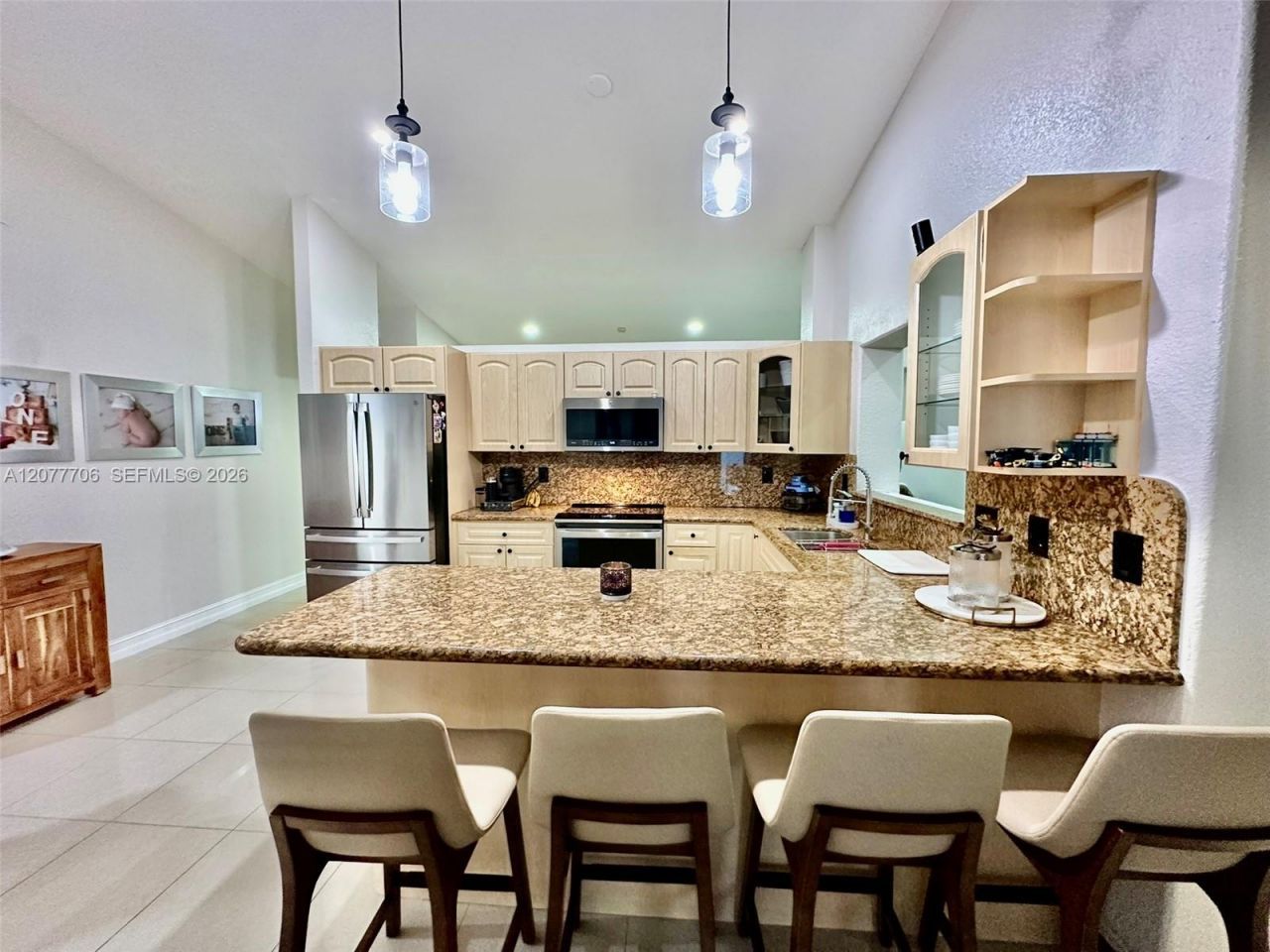 9021 NW 150th Ter, Miami Lakes, FL 33018 Photo