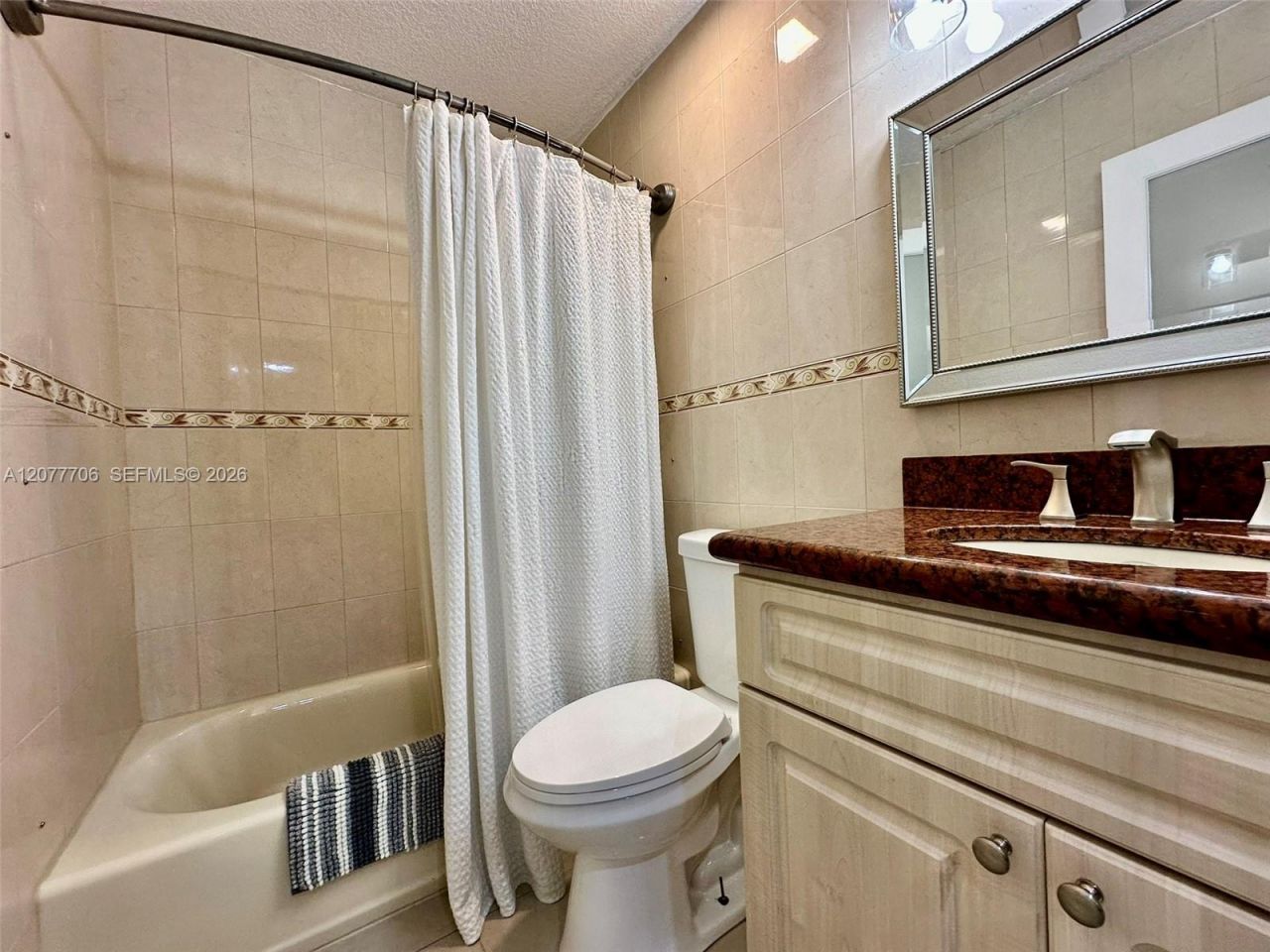 9021 NW 150th Ter, Miami Lakes, FL 33018 Photo