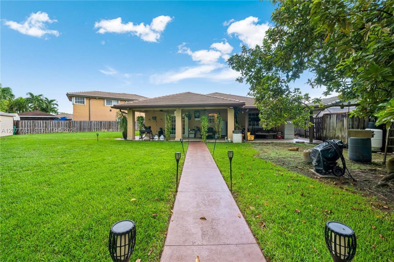7920 SW 163rd Pl , Miami, FL 33193 Photo