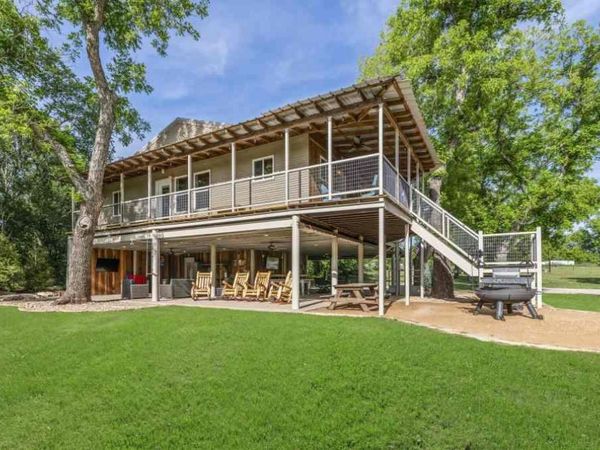 421 N Lazy Bend Road, Millsap, TX 76066