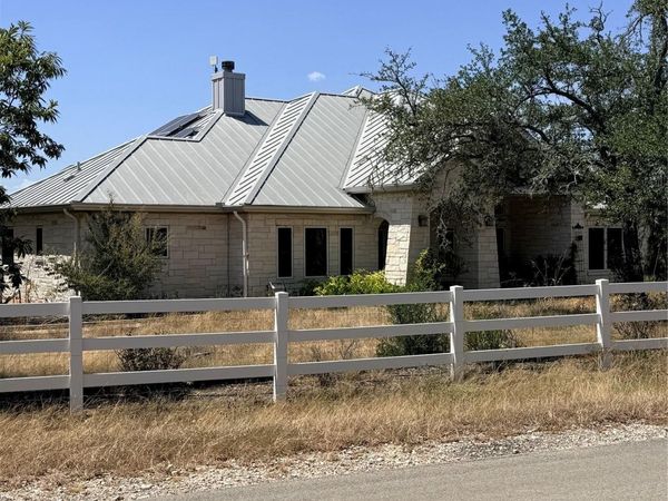 300 Medlin Creek LOOP, Dripping Springs, TX 78620