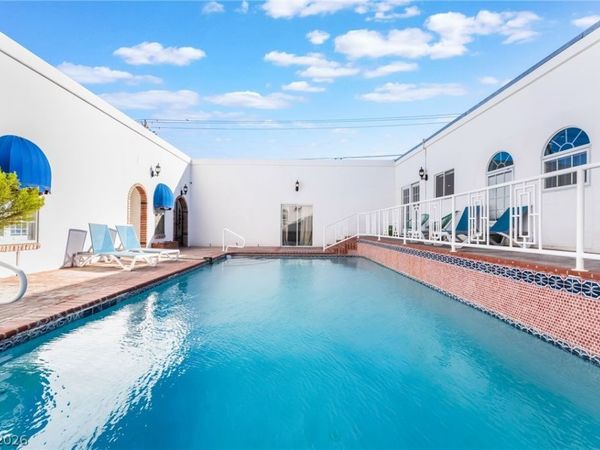 909 Cashman Drive , Las Vegas, NV 89107