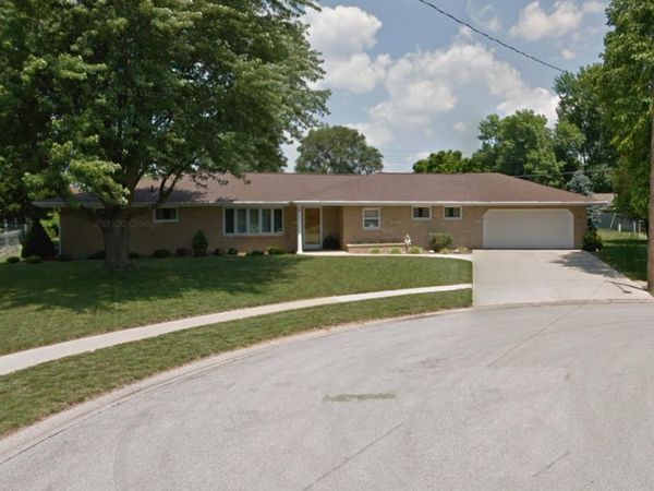 727 SAMUEL Court, Taylorville, IL 62568