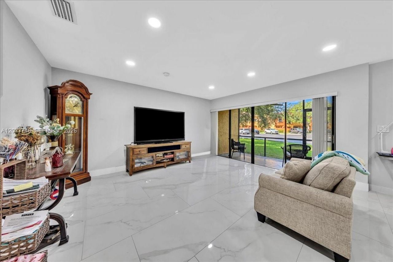 4543 NW 90th Ave , Sunrise, FL 33351 Photo