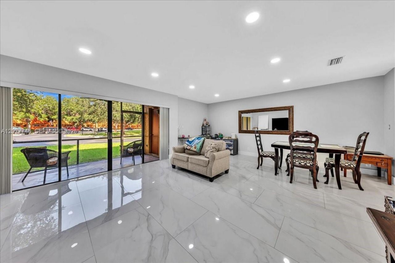 4543 NW 90th Ave , Sunrise, FL 33351 Photo