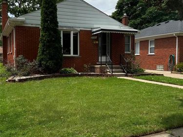 8243 Virgil Street S, Dearborn Heights, Mi 48127