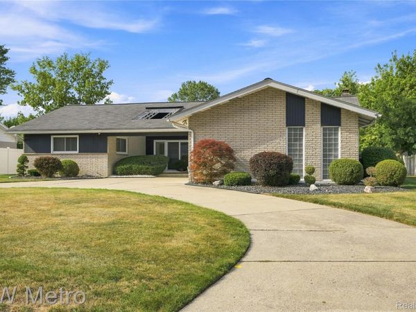 17700 Adrian Road, Southfield, Mi 48075