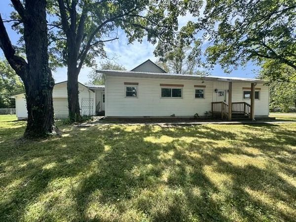 726 Mcnatt Avenue , Aurora, MO 65605