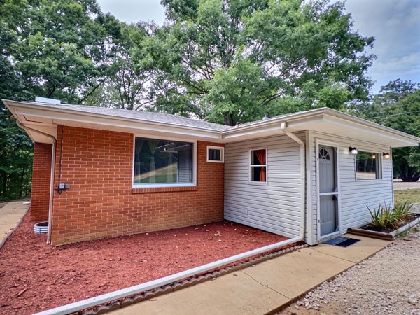 1643 Highway 160 , Doniphan, MO 63935