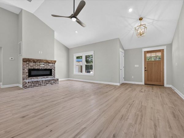 109 Spring Hill Road, DeFuniak Springs, FL 32433
