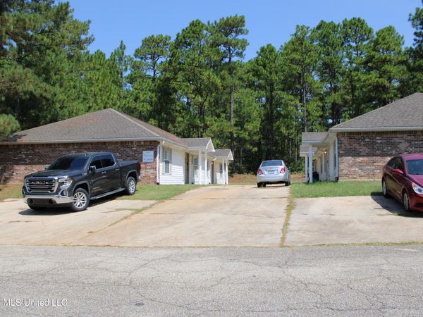 154 N Wind Ridge Lane, Purvis, MS 39475