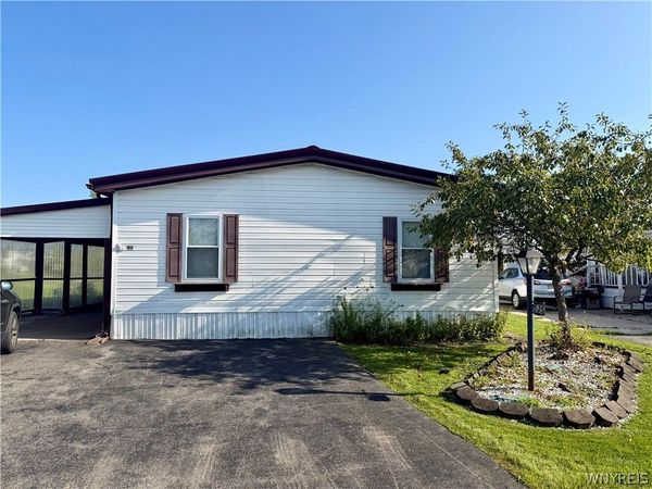 535 Applewood Drive , Lockport, NY 14094