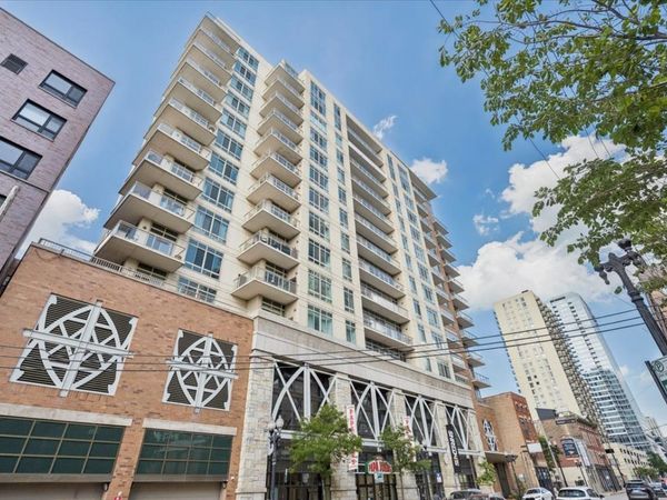 230 W Division Street , Unit 602, Chicago, IL 60610