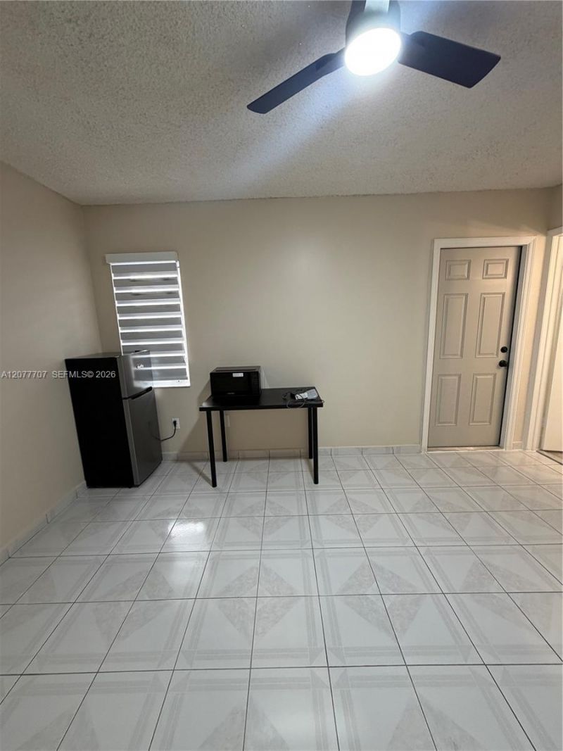 2658 W 74th Ter , Hialeah, FL 33016 Photo