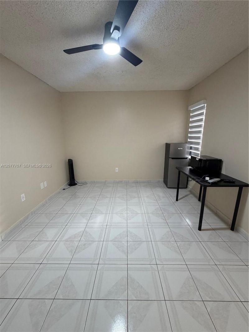2658 W 74th Ter , Hialeah, FL 33016 Photo