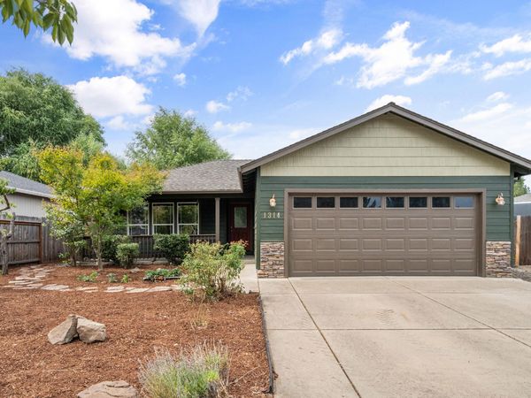1314 Andrew Drive, Medford, OR 97501