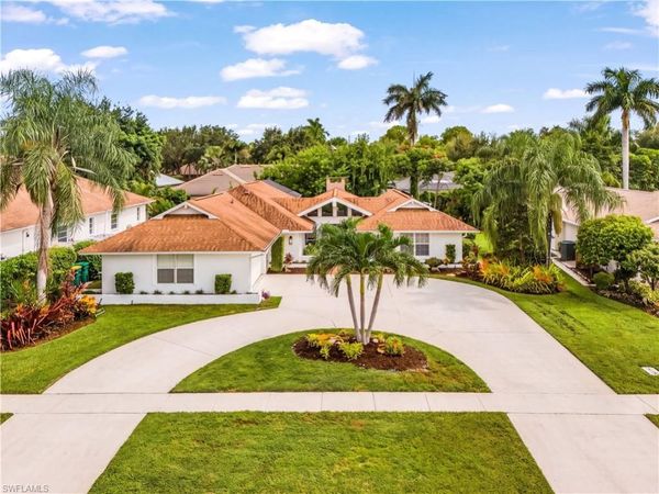 2472 Pine Woods CIR , Unit 17, NAPLES, FL 34105