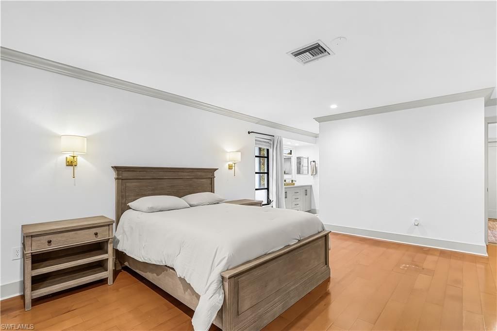 2472 Pine Woods Cir, Unit 17, Naples, FL 34105 Photo