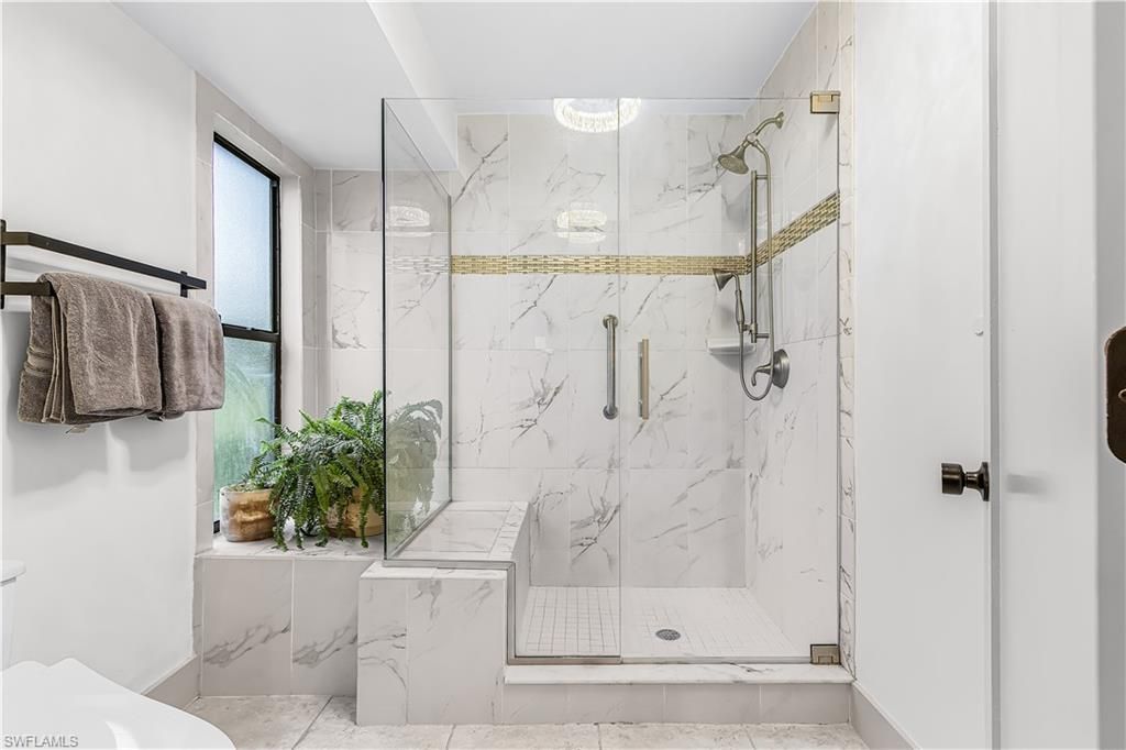 2472 Pine Woods Cir, Unit 17, Naples, FL 34105 Photo